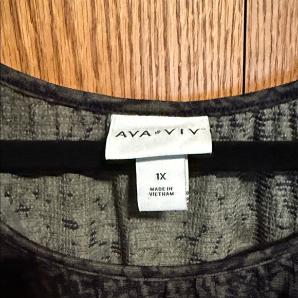 Ava & Viv Black Textured Blouse - Picture 3 of 4